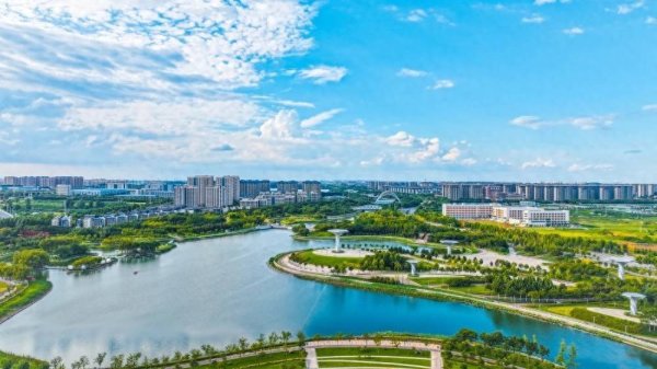 从“能喝水”的路到“会思考”的城，这个地方把基建玩出了花