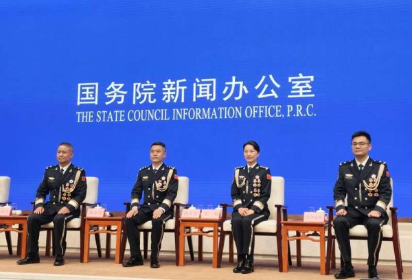从“死亡界桩”到智慧国门：移民管理警察的丈量与守护