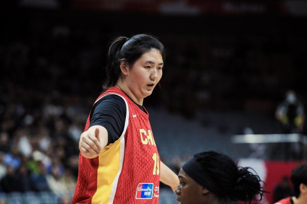 苏群: 张子宇跟现代篮球节奏脱节 中国女篮后面可能很难有李梦了